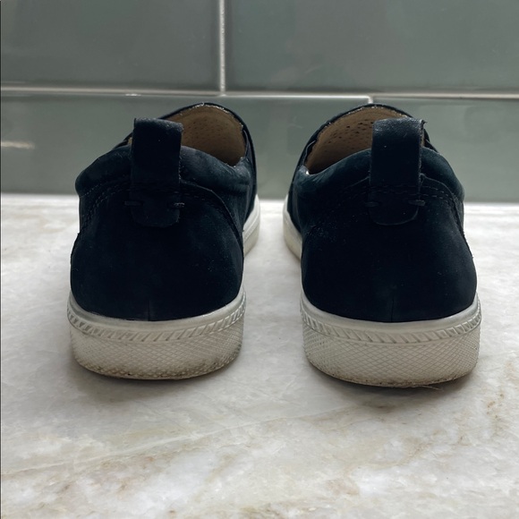 Earth Midnight Black Suede Perforated Slip-Ons. Size 7. - Picture 4 of 6